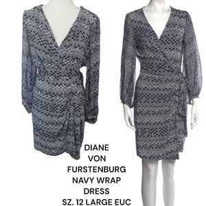 Diane Von Furstenberg Navy Print Beautiful Wrap dress size 12 Large EUC